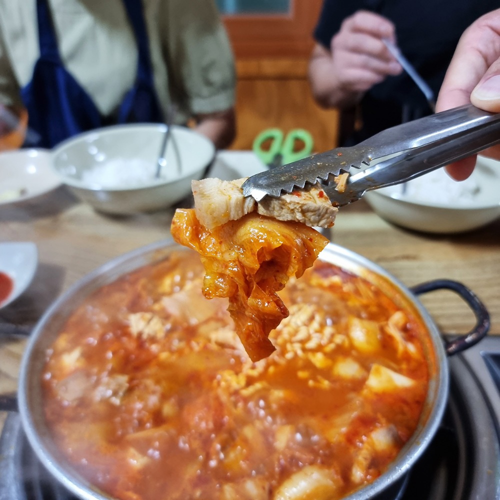 꿀돼지 김치찌개